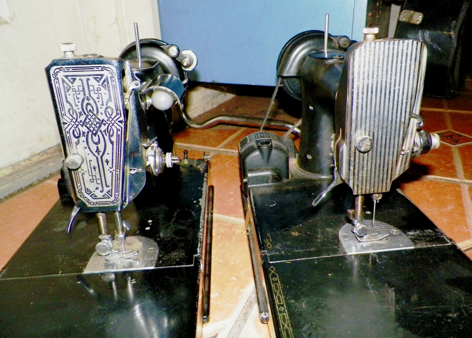 AA EBAY NEW A COLLECTIBLE EBAY EBAY SEWING MACHINE SINGER 221 3AAA.jpg