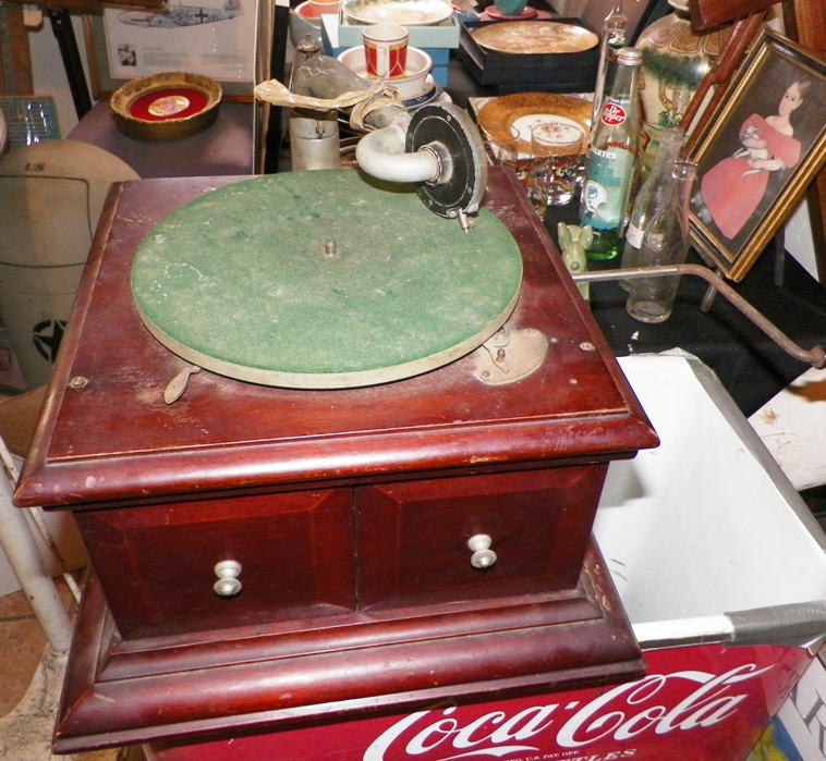 AA EBAY NEW A COLLECTIBLE EBAY EBAY VICTROLA 1AA.jpg