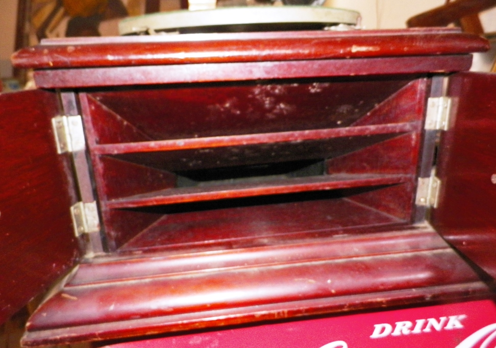 AA EBAY NEW A COLLECTIBLE EBAY EBAY VICTROLA 5BAA.jpg