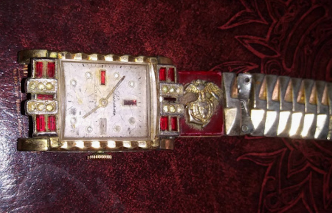AA EBAY NEW A COLLECTIBLE EBAY EBAY WATCH LUCERNE 2AAA.jpg