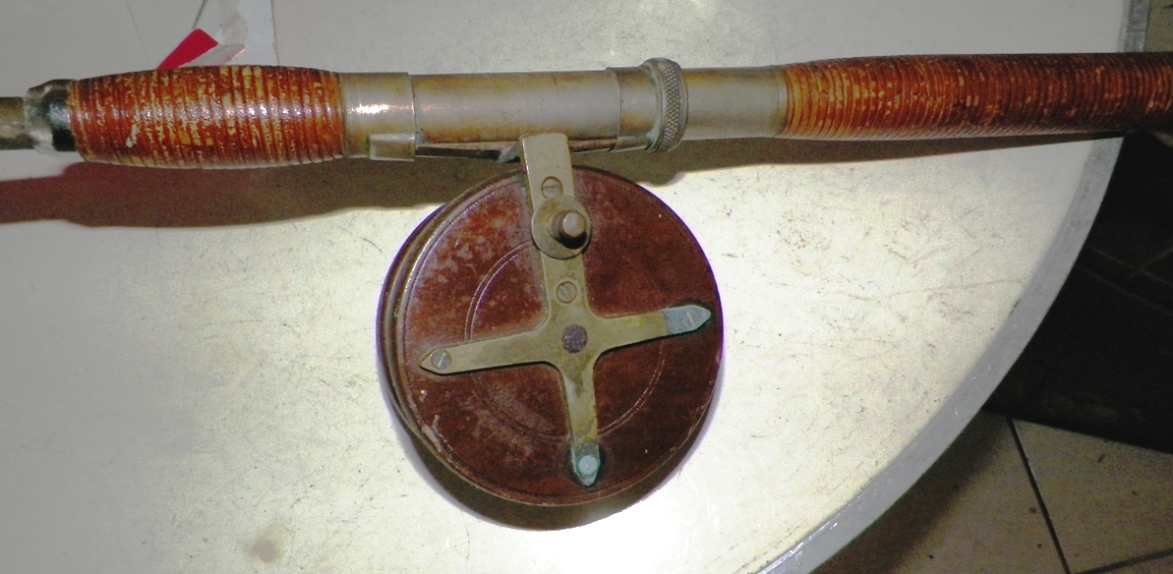 AA EBAY NEW A COLLECTIBLE EBAY FISHING POLES NAMNOO WOOD ROD & WOOD REEL 5AA.jpg