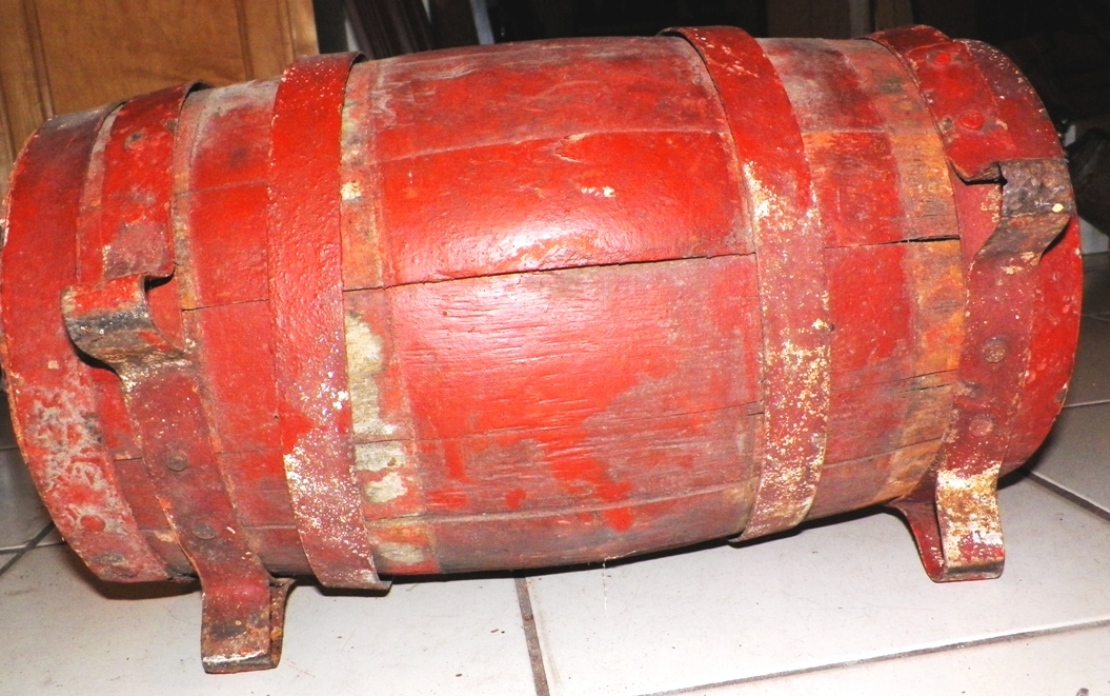 AA EBAY NEW A COLLECTIBLE EBAY GUN POWDER CONTAINER CASK 3AA.jpg