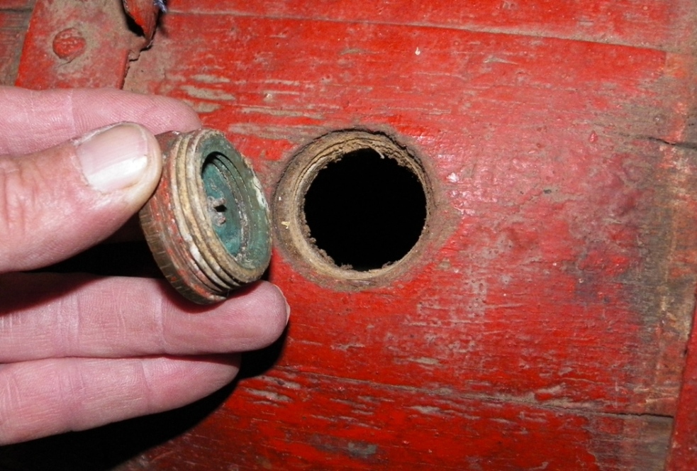 AA EBAY NEW A COLLECTIBLE EBAY GUN POWDER CONTAINER CASK 4AA.jpg