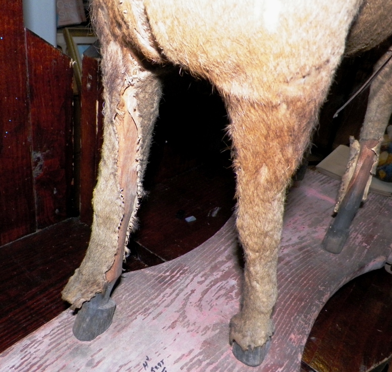 AA EBAY NEW A COLLECTIBLE EBAY HORSE ANTIQUE PULL TOY HORSE 2AA.jpg