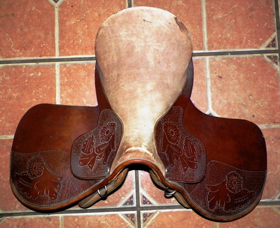 AA EBAY NEW A COLLECTIBLE EBAY SADDLE 1A_AA.jpg