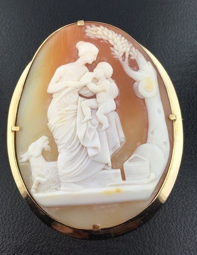Amalthea cameo 1.jpg
