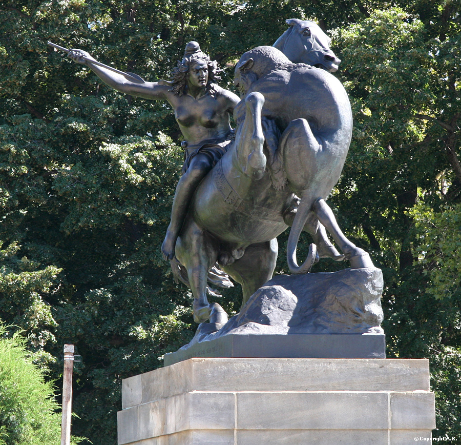 Amazon attacked by panther Kiss 1.jpg