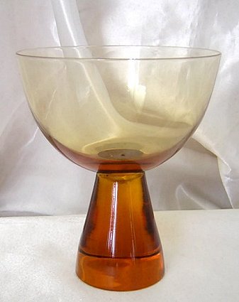 AmberHoneyPyramidConeMCMGlassStems-b.JPG