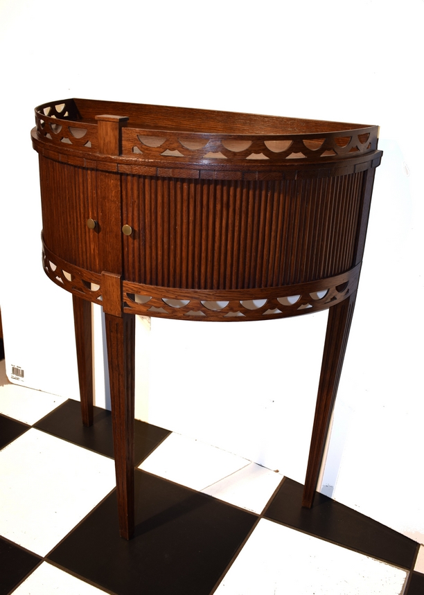 Antieke-halve-maan-tafel-eiken-Louis-Seize-stijl-eind-19e-eeuw-Antiekboerderij-Het-Wagenwiel-1.jpg