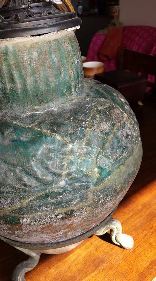 antique lamp close up 1.jpg