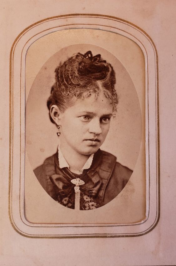 ANTIQUE PHOTOS 5.jpg