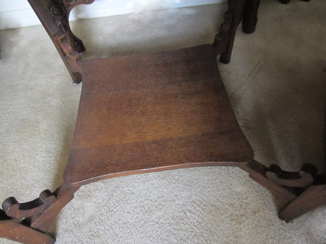 antique table-det lower level3 640.jpg