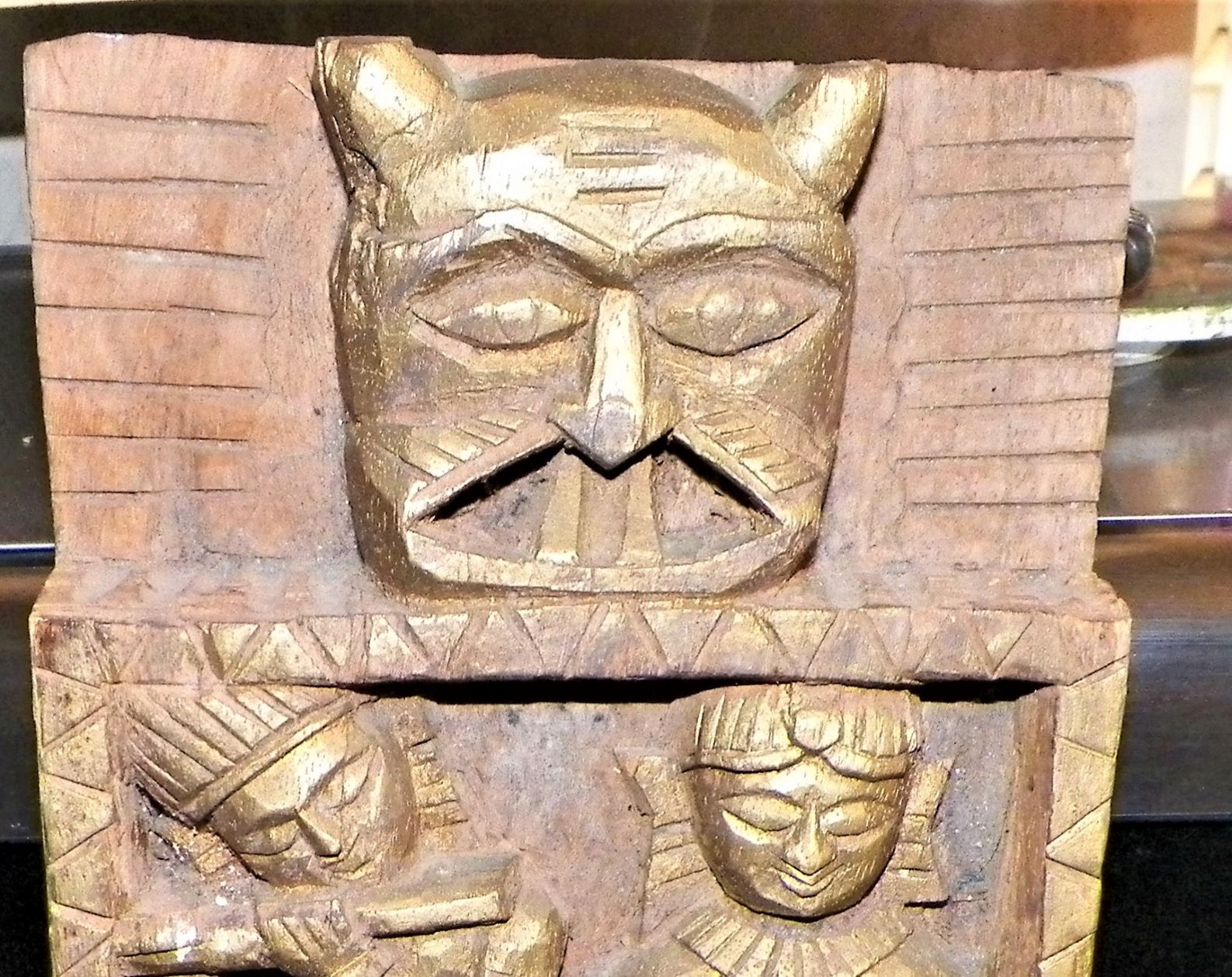 ART CARVE WOOD CHINESE 2.JPG