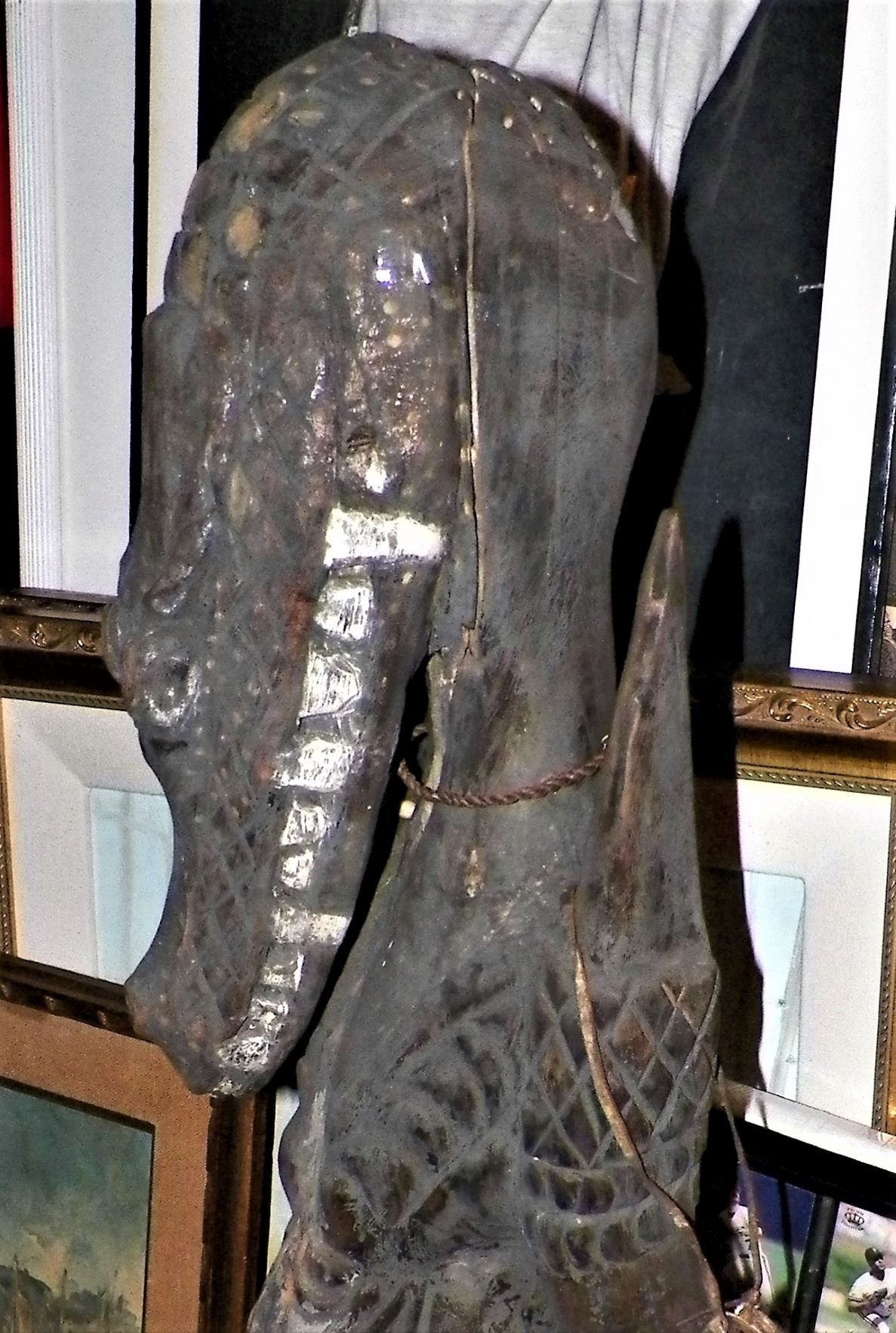 ART CARVED AFRICAN CROCODILE MAN STATUE 2AAA.JPG