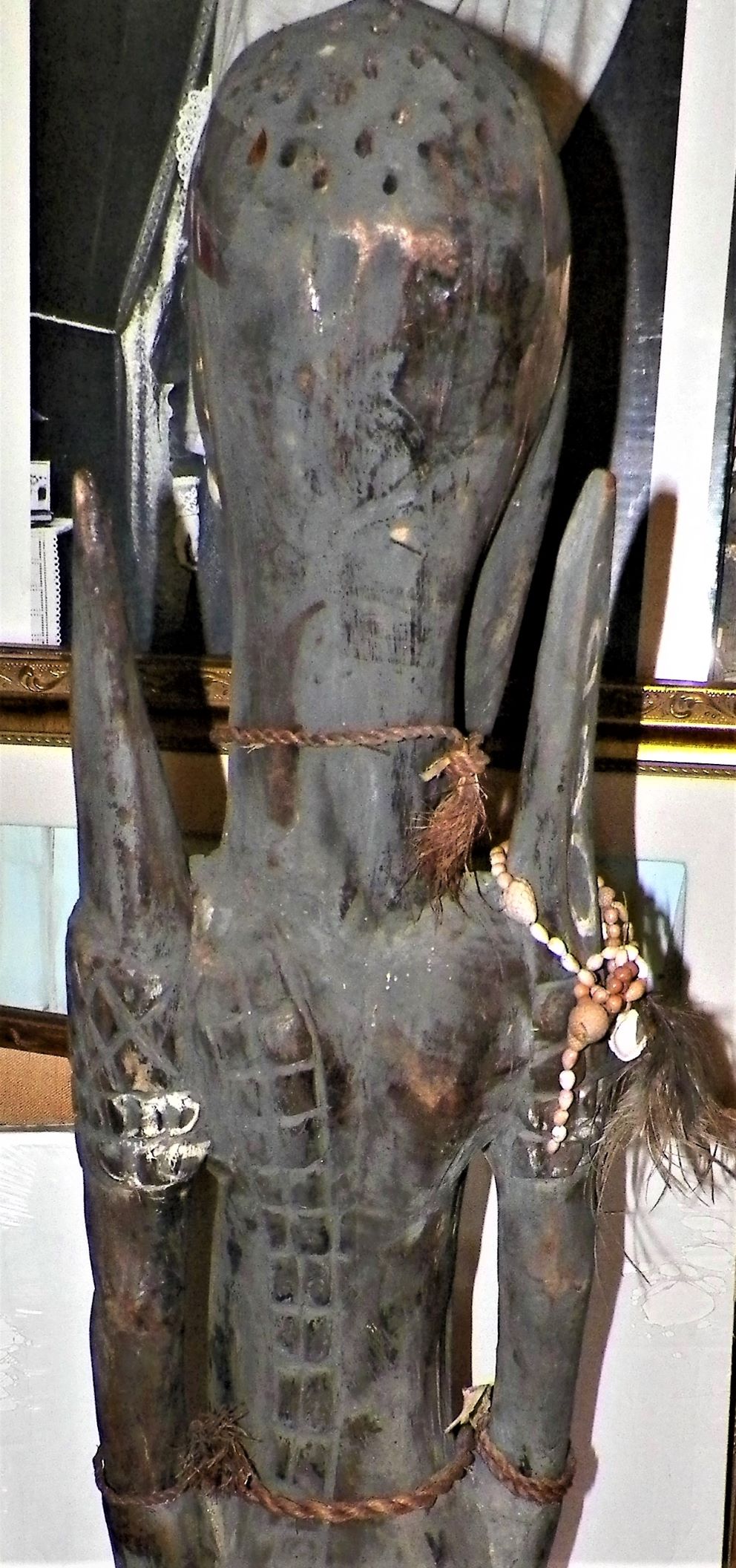 ART CARVED AFRICAN CROCODILE MAN STATUE 5AAA.JPG