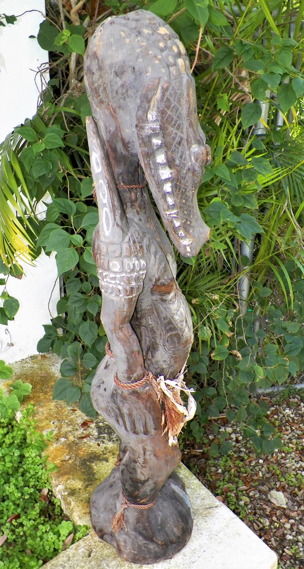 ART CARVED AFRICAN CROCODILE MAN STATUE 8AA.JPG
