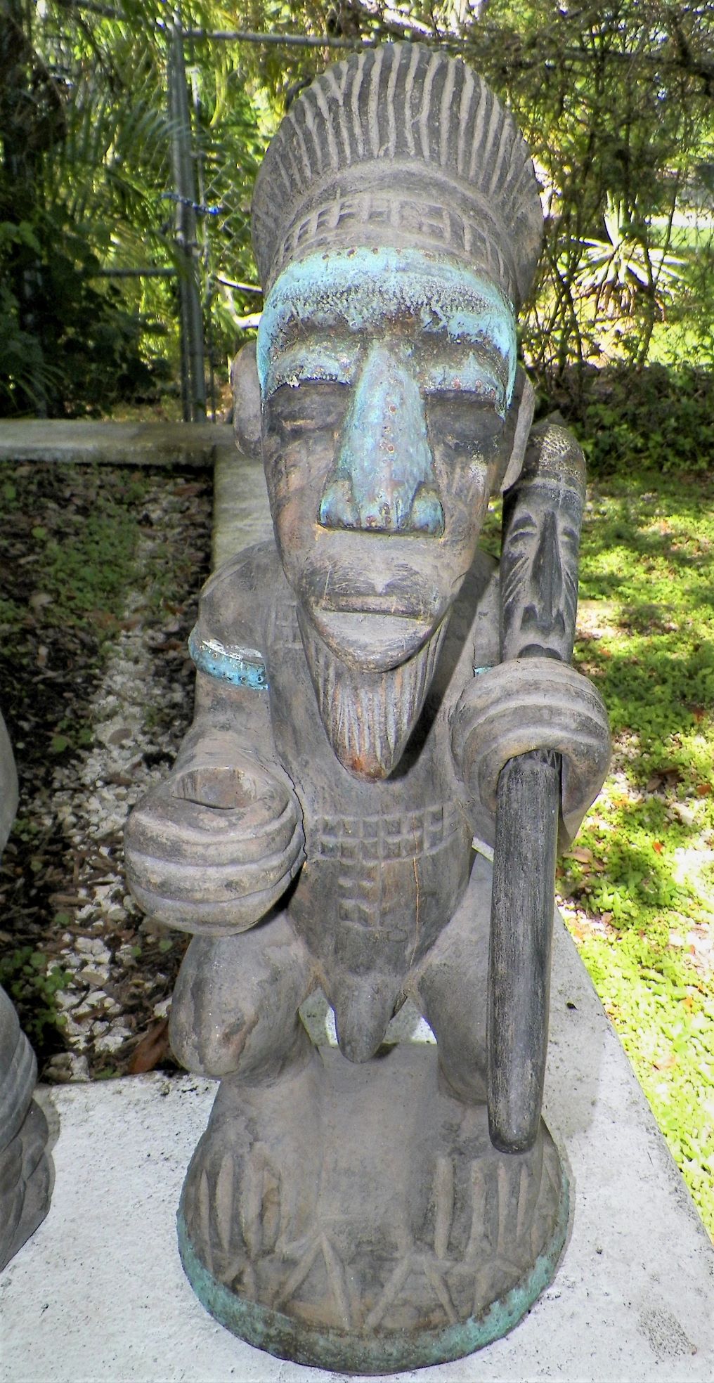ART CARVED AFRICAN STATUES PAIR OF 2 2AA.JPG