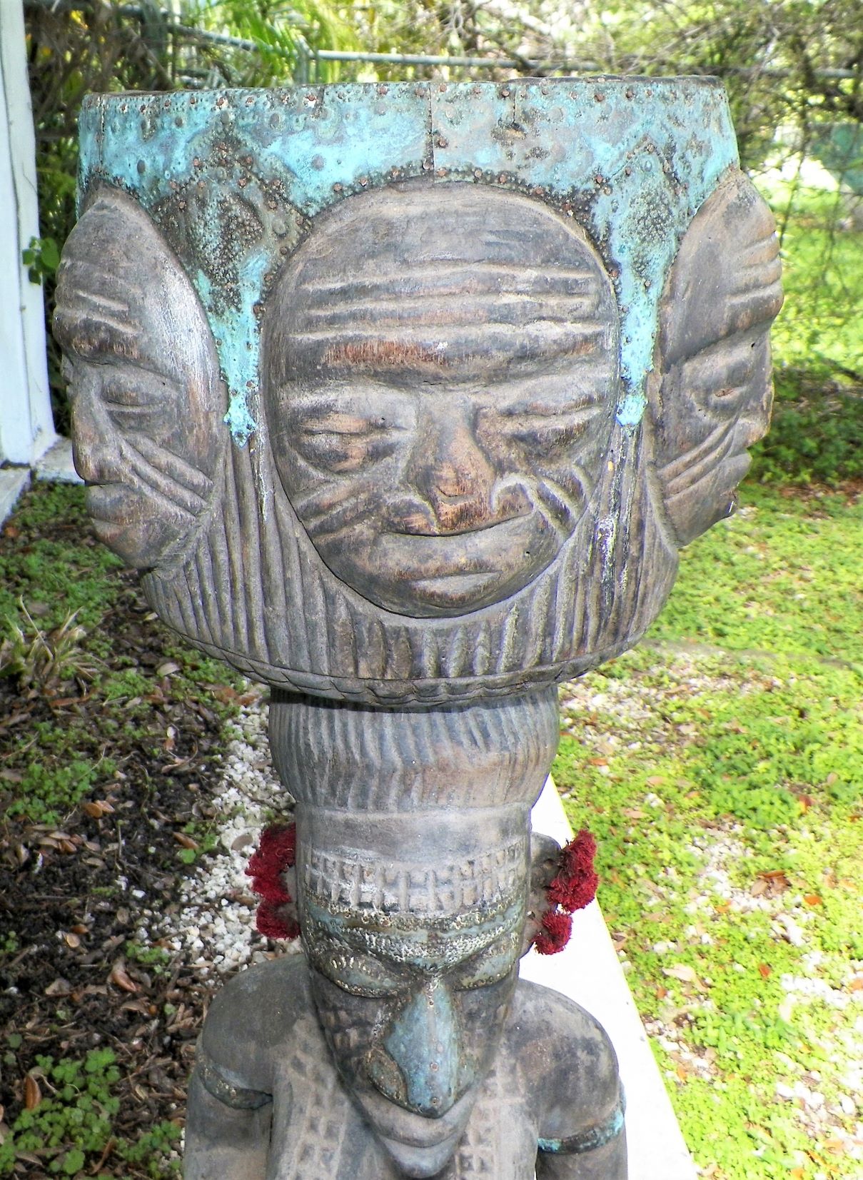 ART CARVED AFRICAN STATUES PAIR OF 2 3CAA.JPG