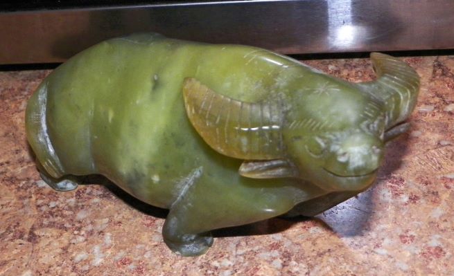 ART CARVED JADE WATER BUFFALO 1BAA.JPG