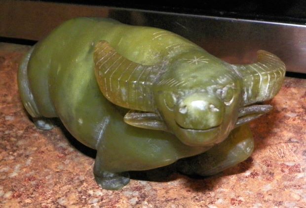 ART CARVED JADE WATER BUFFALO 2BAA.JPG