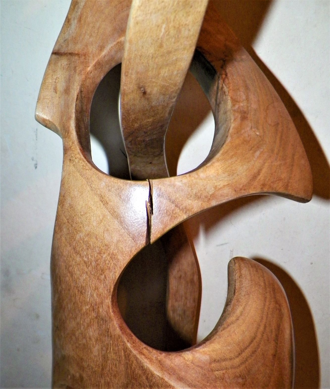 ART CARVED POTOSI ECUADOR 4BAAA.JPG