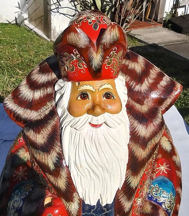 ART CARVED SATA CLAUS RUSSIAN 2AA.jpg