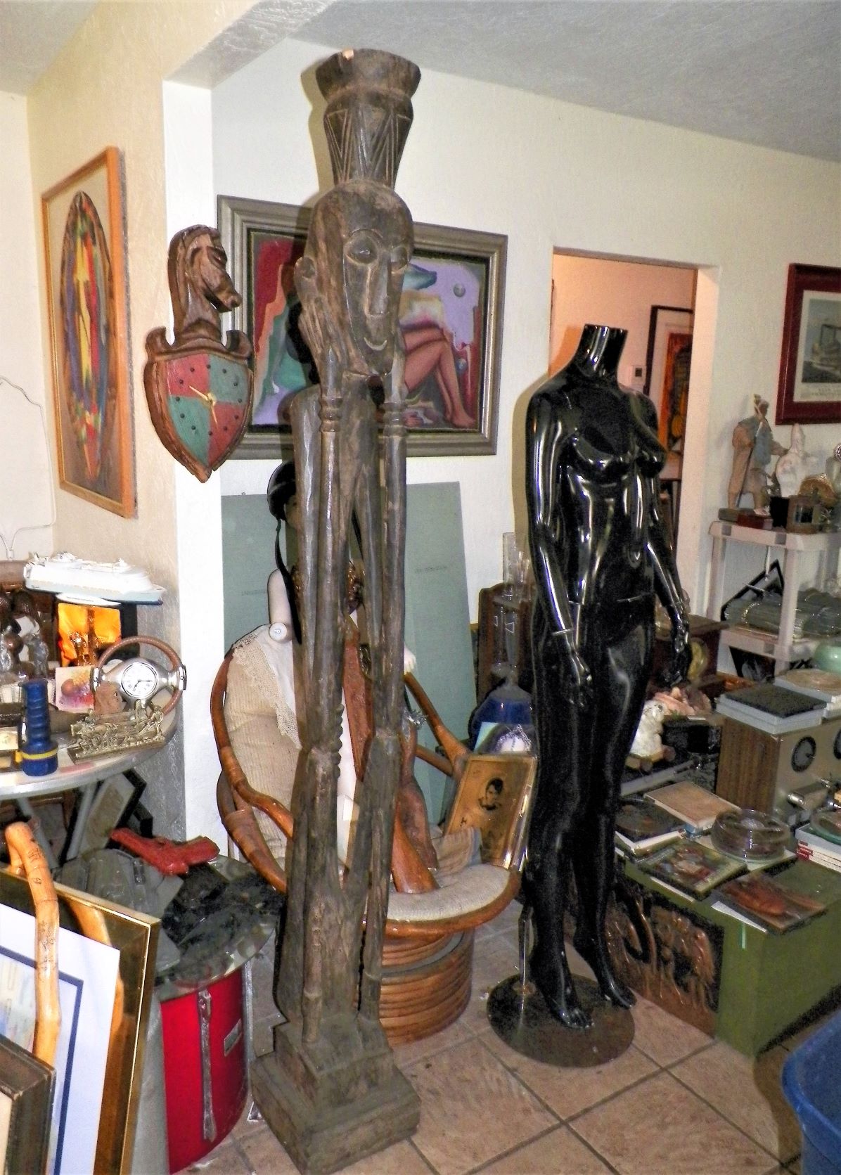ART CARVING AFRICAN 7ft STATUE 9AA.JPG