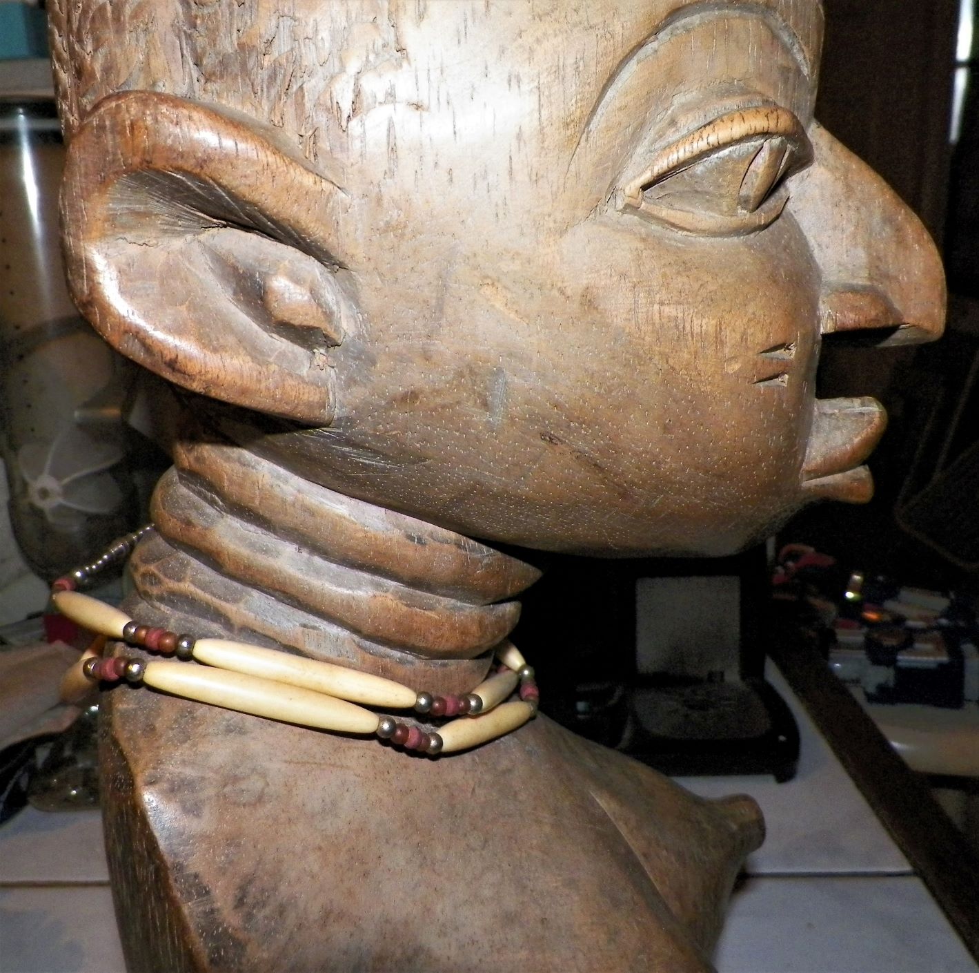 ART CARVING AFRICAN WOMAN STATUE 9AAAA.JPG