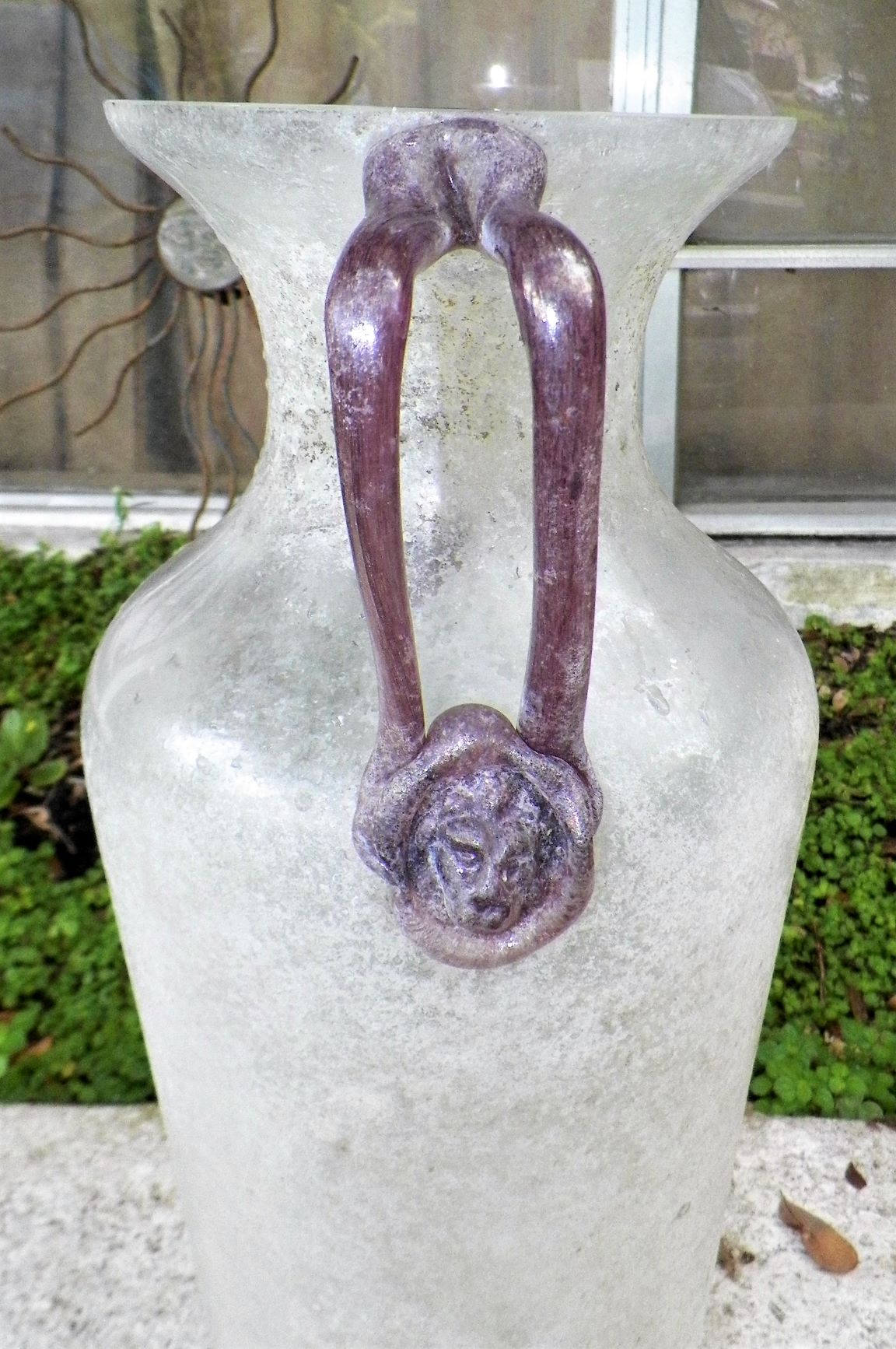 ART GLASS VASE GLASS LION HANDLES 2AA.JPG
