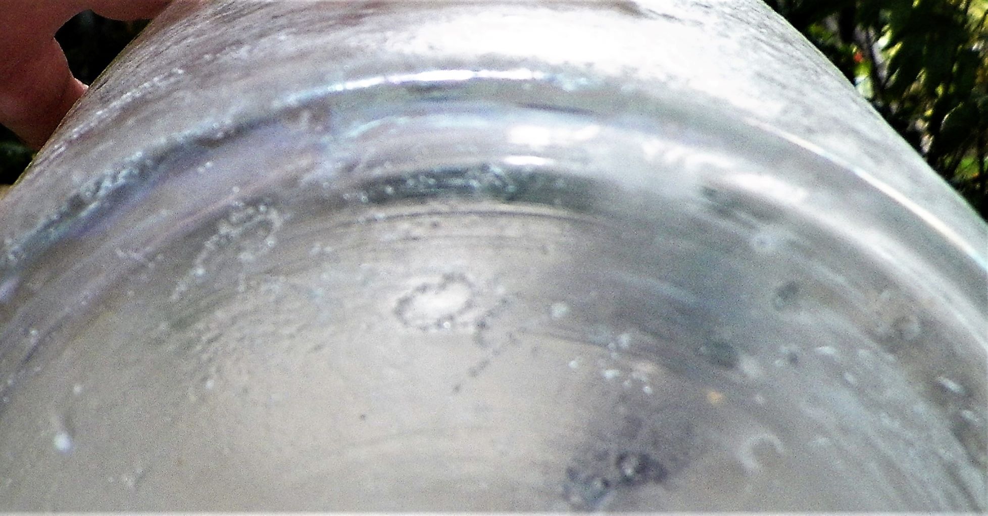 ART GLASS VASE GLASS LION HANDLES 3AAA.JPG