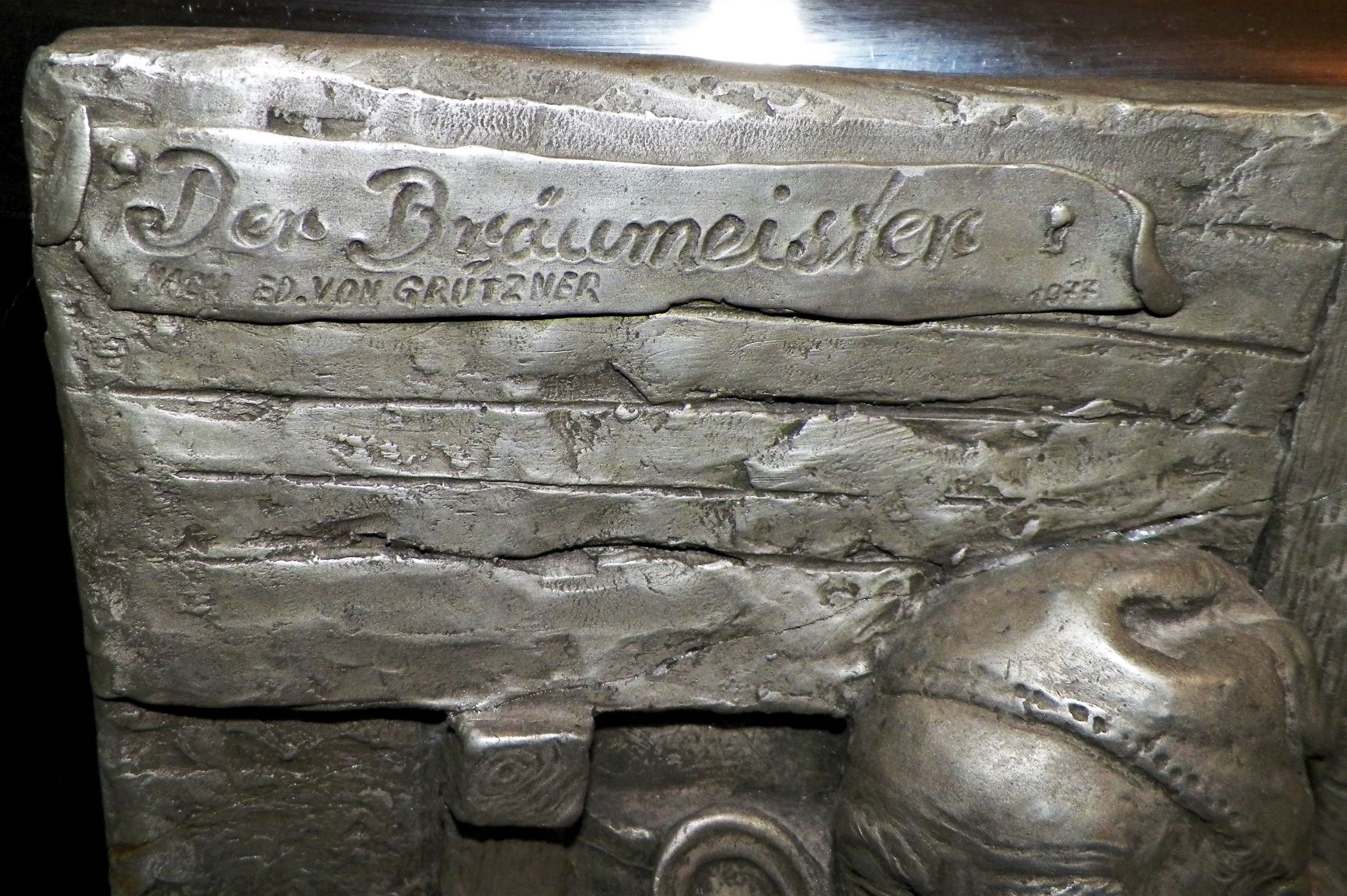 ART SCULPTURE 3D GERMAN PLAQUE 2AA.JPG