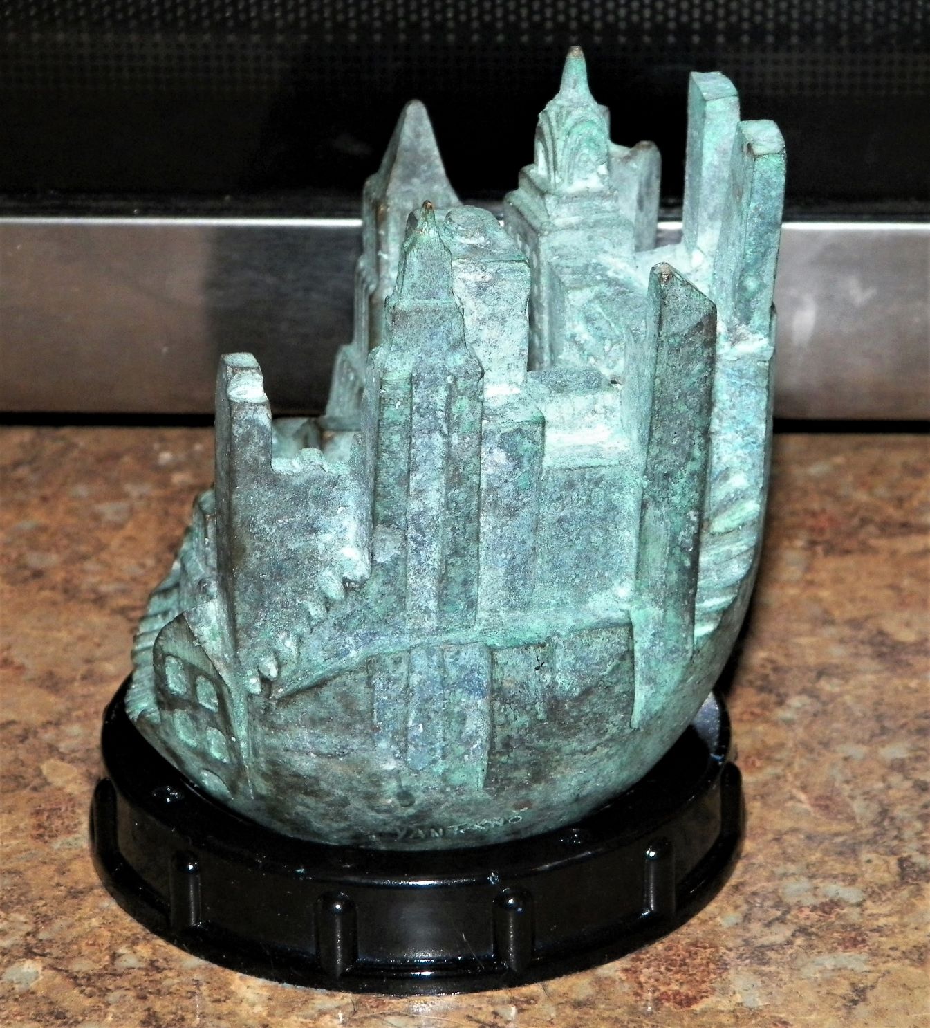 ART SCULPTURE BRONZE NEW YORK CITY SKYLINE BY YANTORNO 3AAZZ.JPG