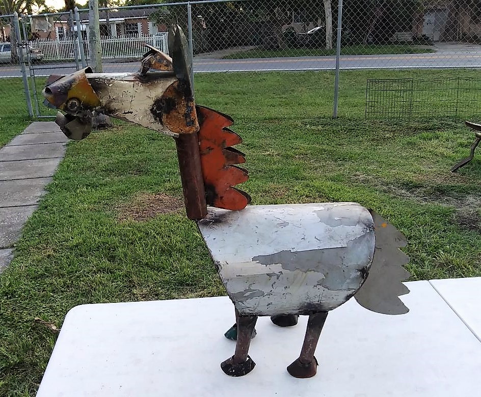 ART SCULPTURE HORSE METAL 1AA.jpg