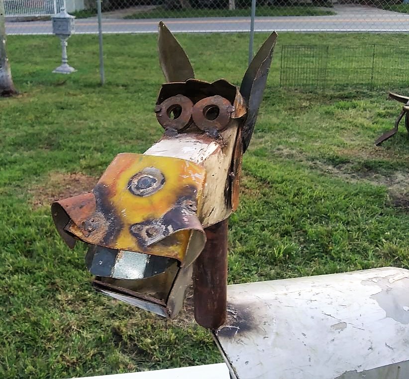 ART SCULPTURE HORSE METAL 2AAA.jpg