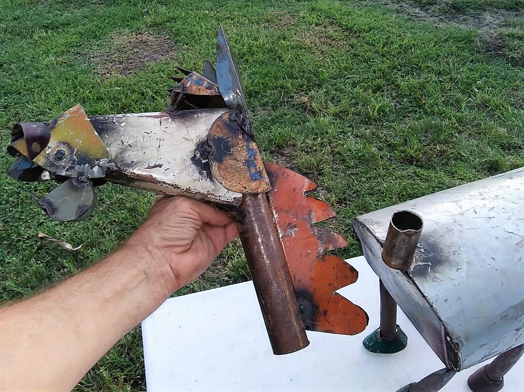 ART SCULPTURE HORSE METAL 2BAA.jpg