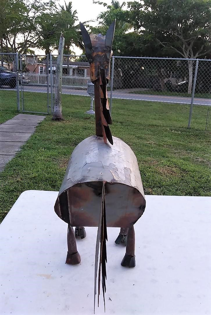 ART SCULPTURE HORSE METAL 3AA.jpg