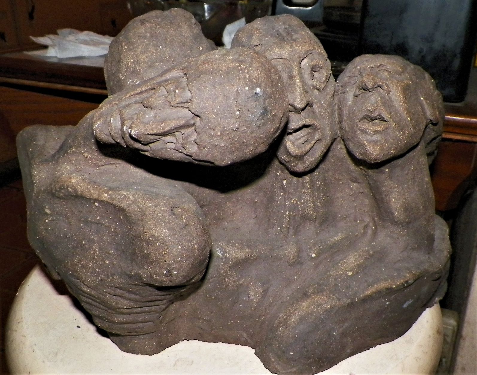 ART SCULPTURE JEWISH DEATH CAMP PRISONERS CLAY 1AA.JPG