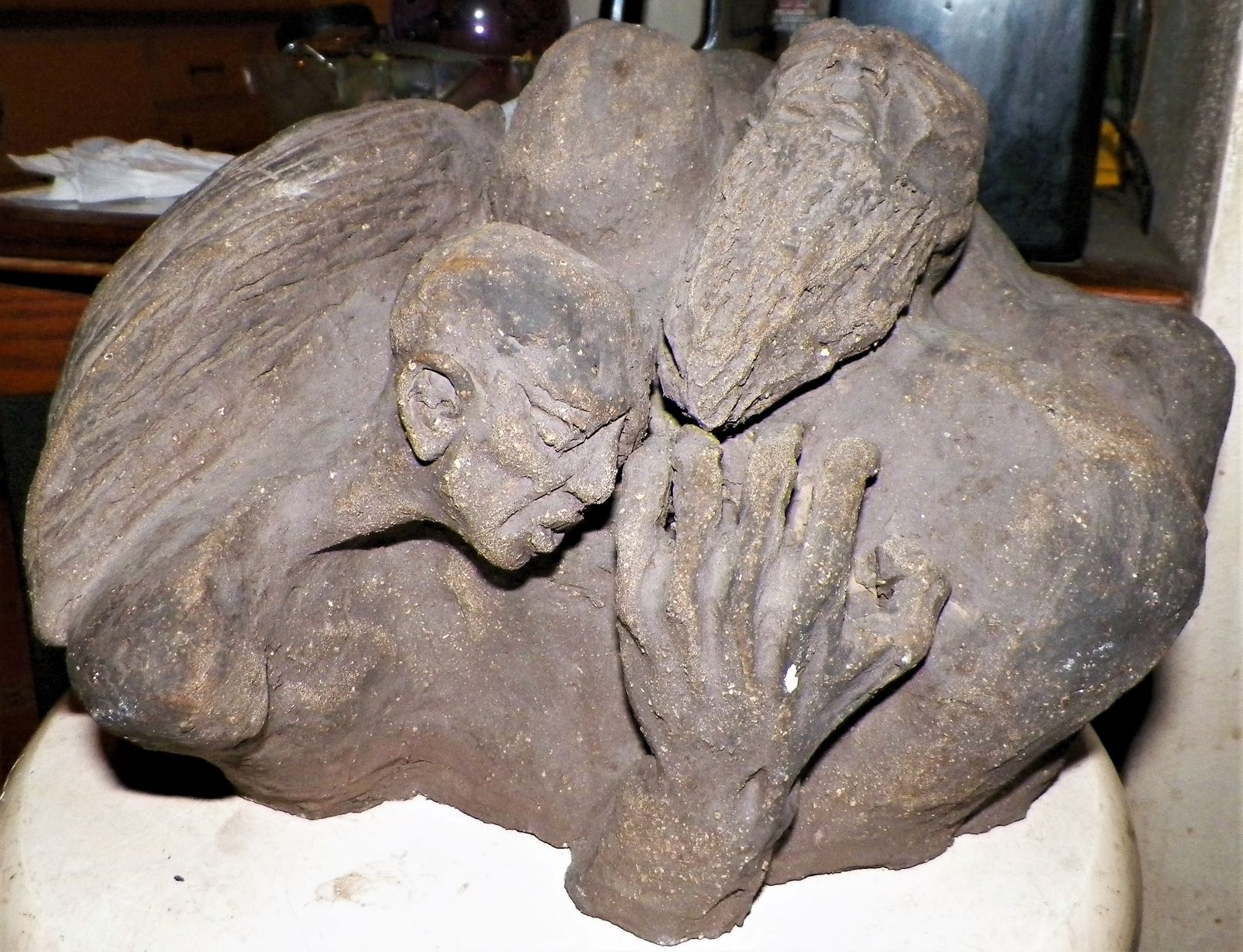 ART SCULPTURE JEWISH DEATH CAMP PRISONERS CLAY 5AA.JPG