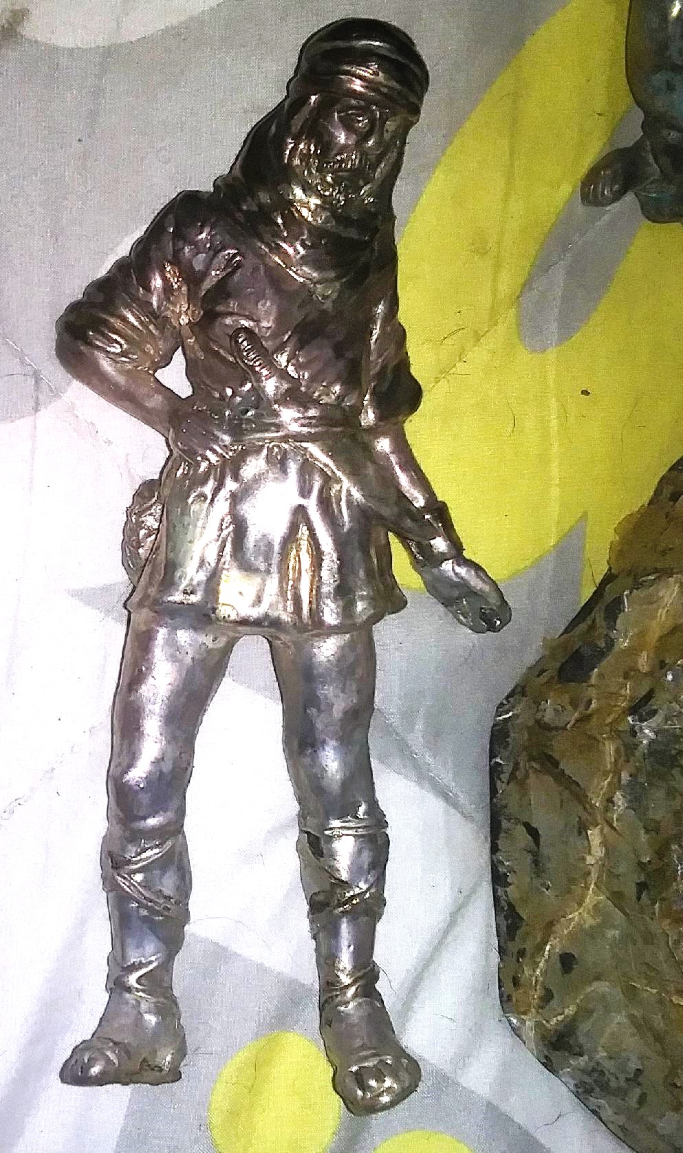 ART SCULPTURE SILVER FIGURES WITH WHEAT 3AA.jpg