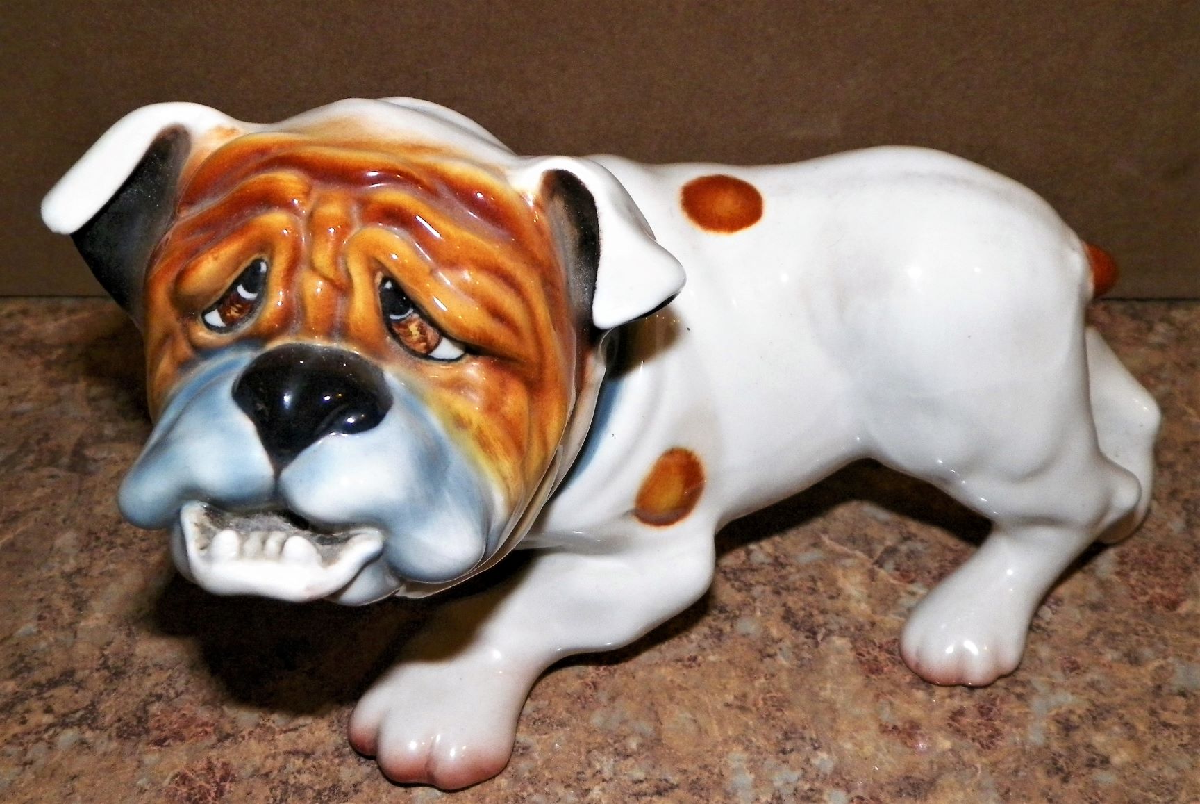 ART STATUE DOG BULL DOG 1AA.JPG
