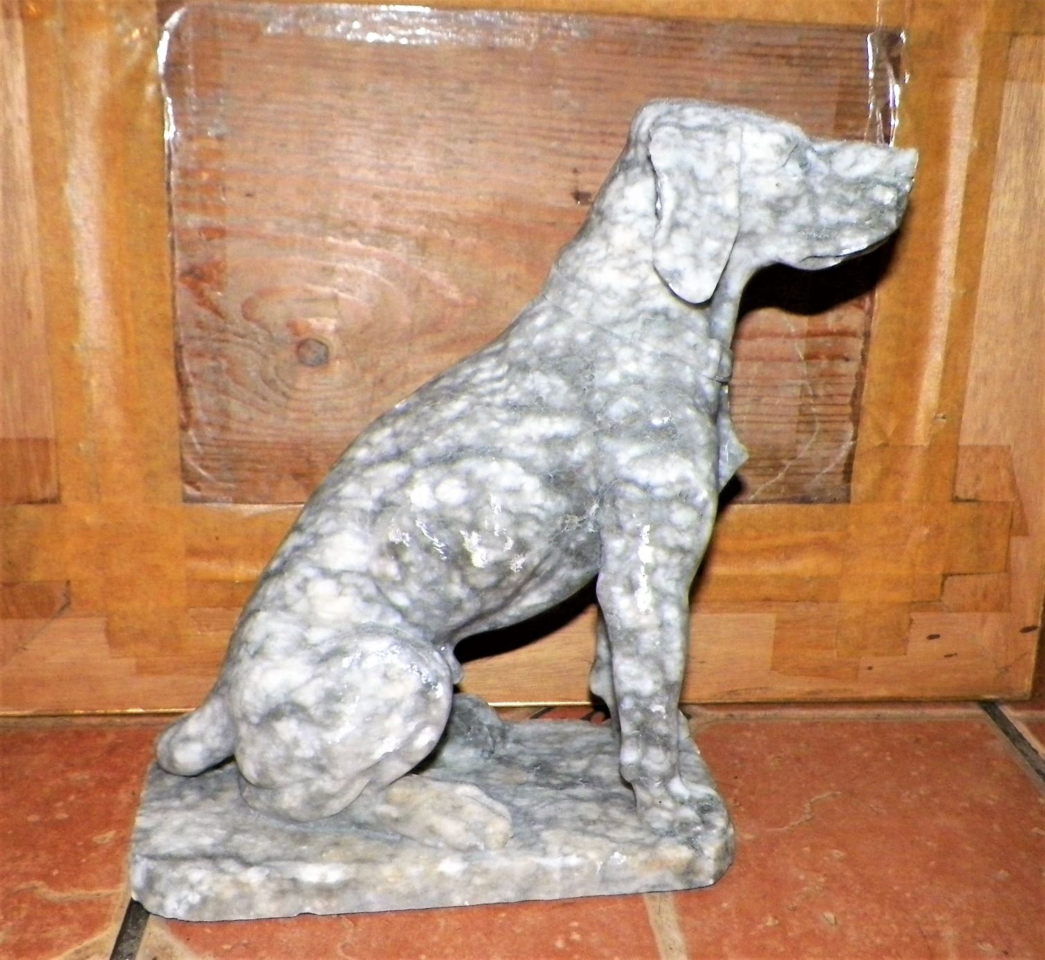 ART STATUE DOG STONE 5XAA.JPG