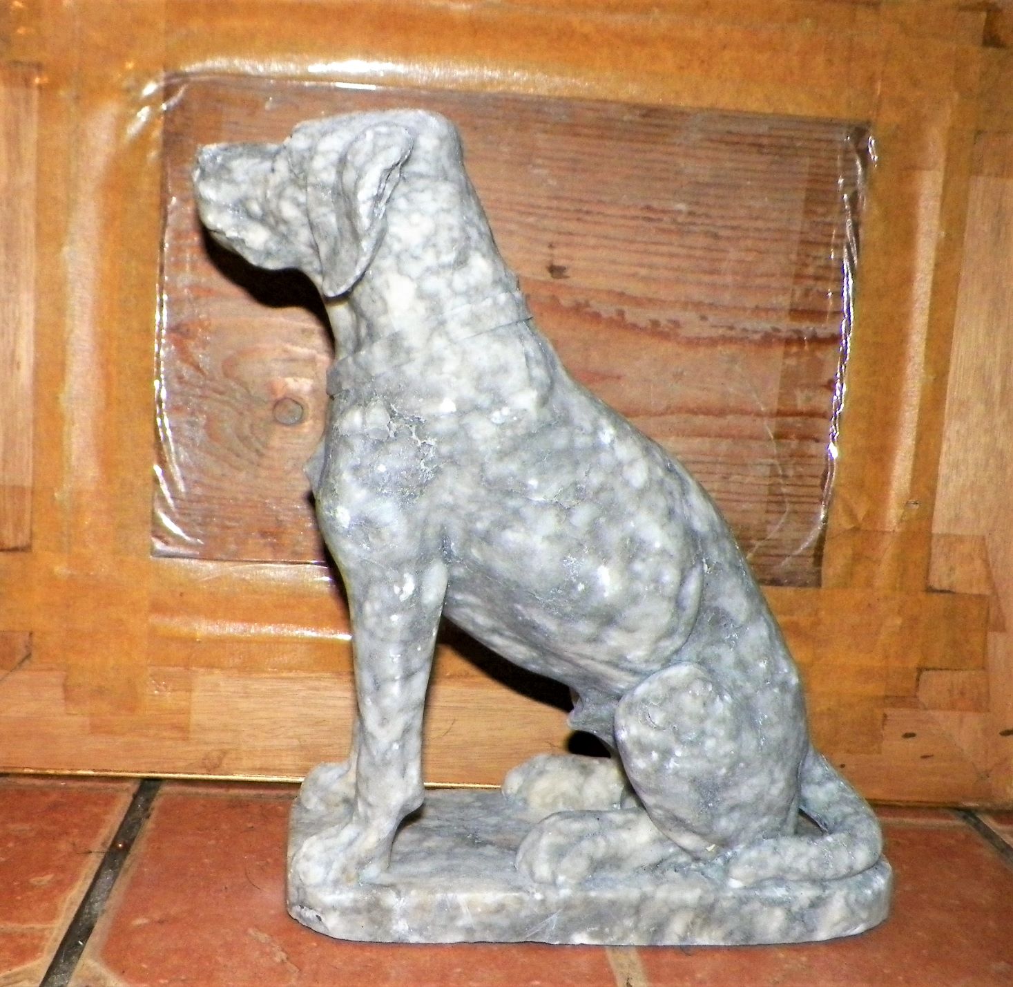 ART STATUE DOG STONE 5YAA.JPG