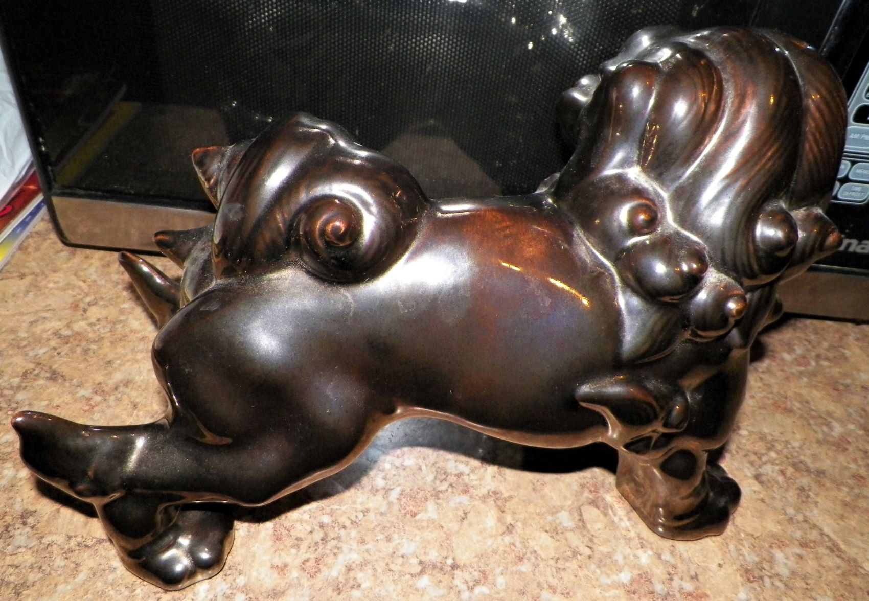 ART STATUE FOO DOG POTTERY BRASS COLOR FROM BEN 2AA.JPG
