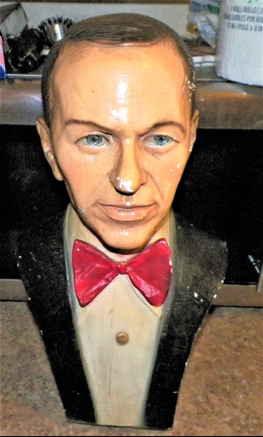 ART STATUE FRANK SINATRA 1AA.JPG