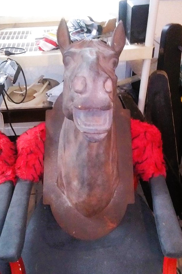 ART STATUE HORSE HEAD 5AAD.jpg