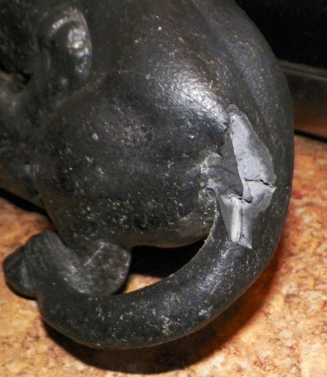 ART STATUE LEOPARDS FIGHTING 9EAA.JPG