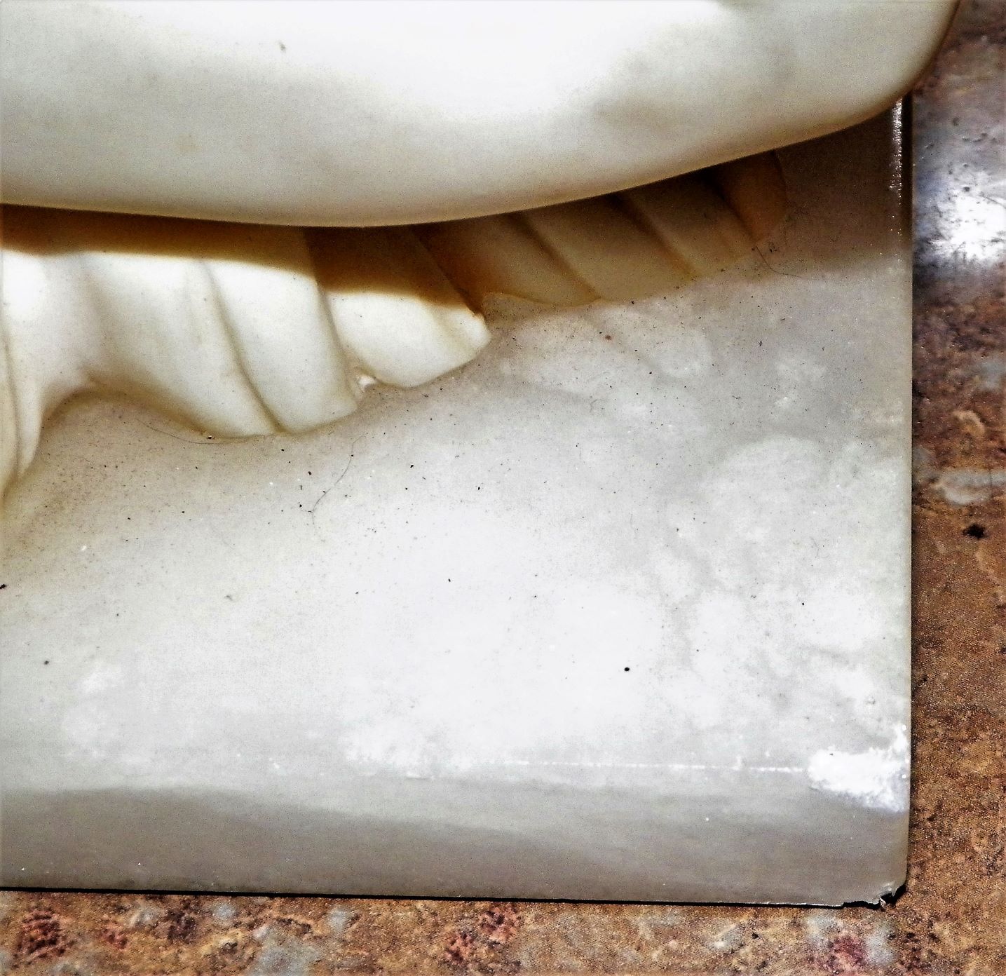 ART STATUE NUDE WOMAN WHITE STATUE 2AA.JPG