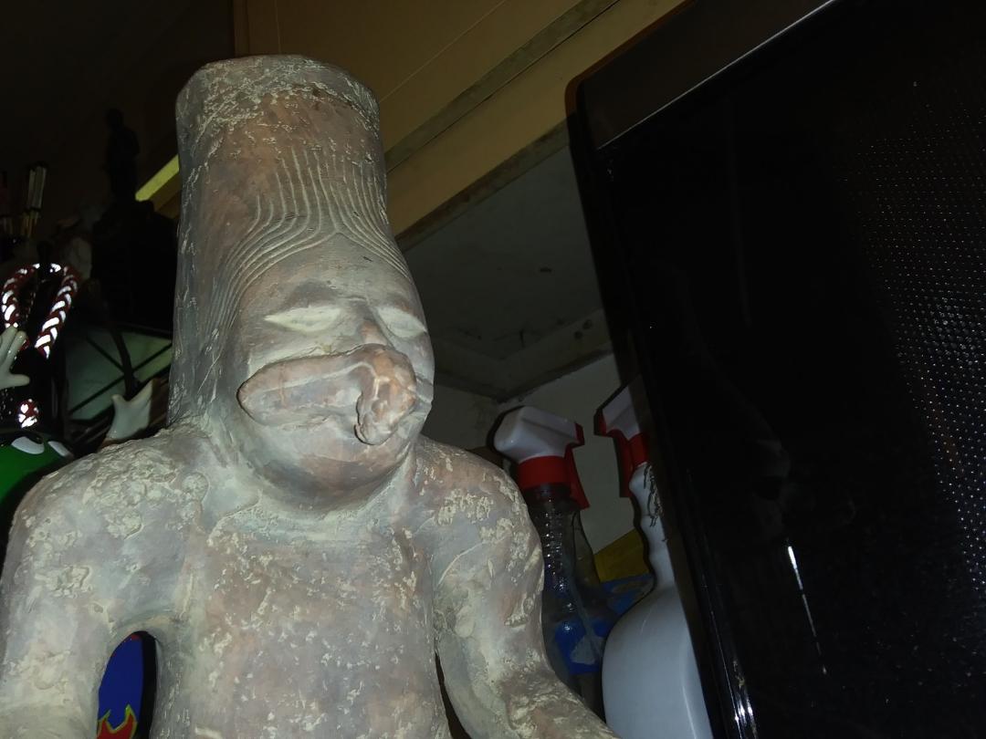 ART STATUE PRIMITIVE S AMERICAN SITTING 5A_AA.jpg