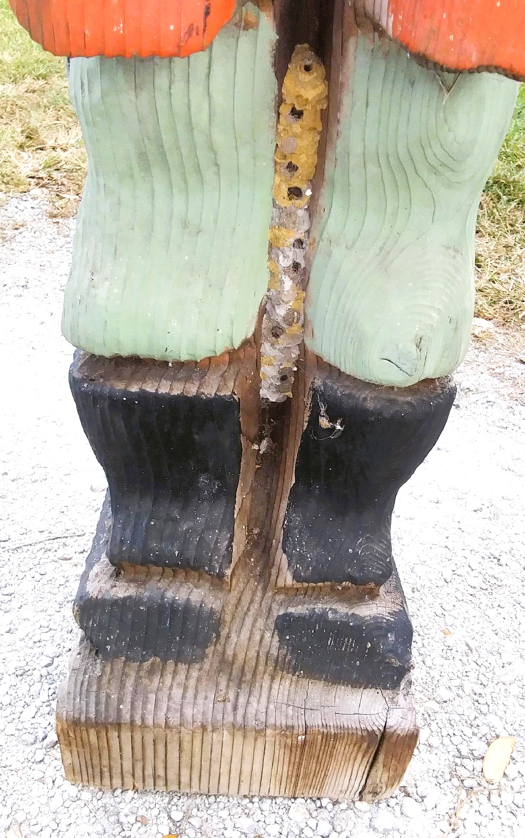 ART STATUE WOOD SOLDIER BRITISH 5AAA.jpg
