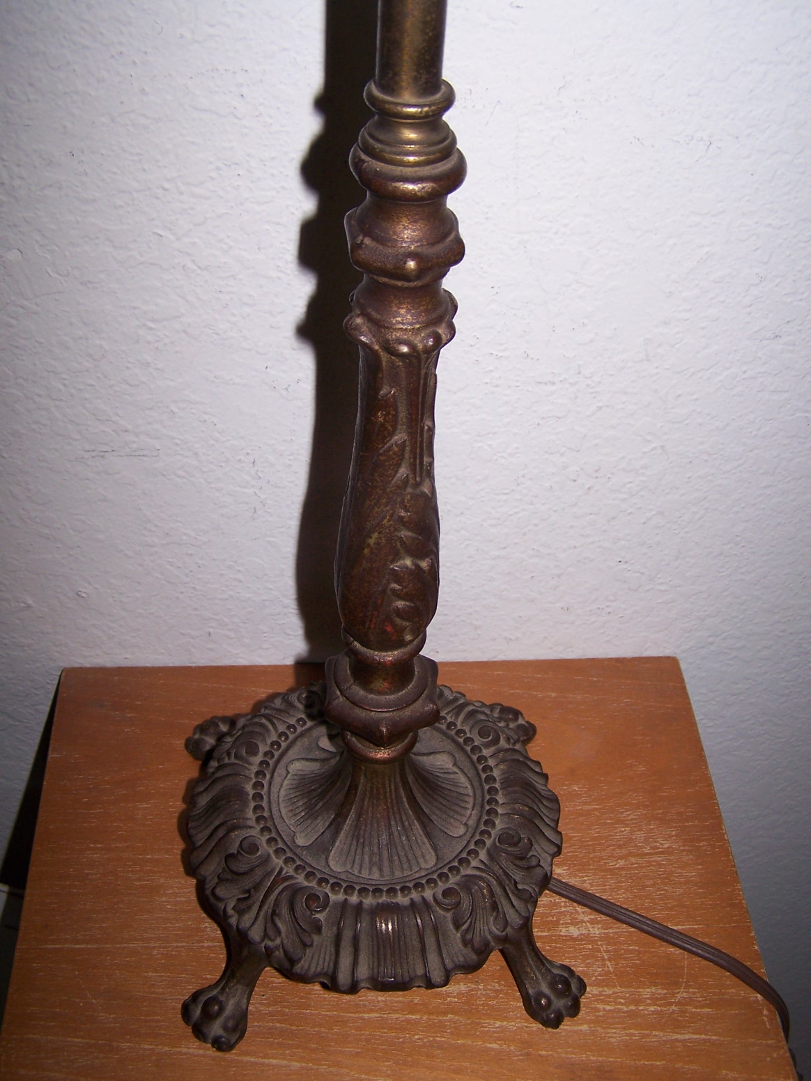 Help ID cast Lamp age, style, Maker? Antiques Board